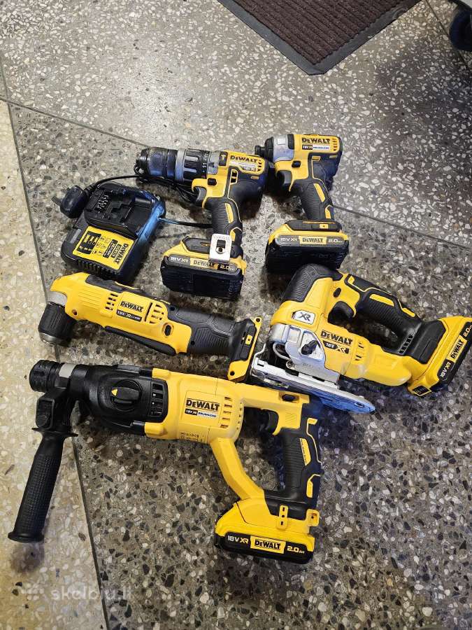 Dewalt 5 irankiu komplektas su 4 x baterijom