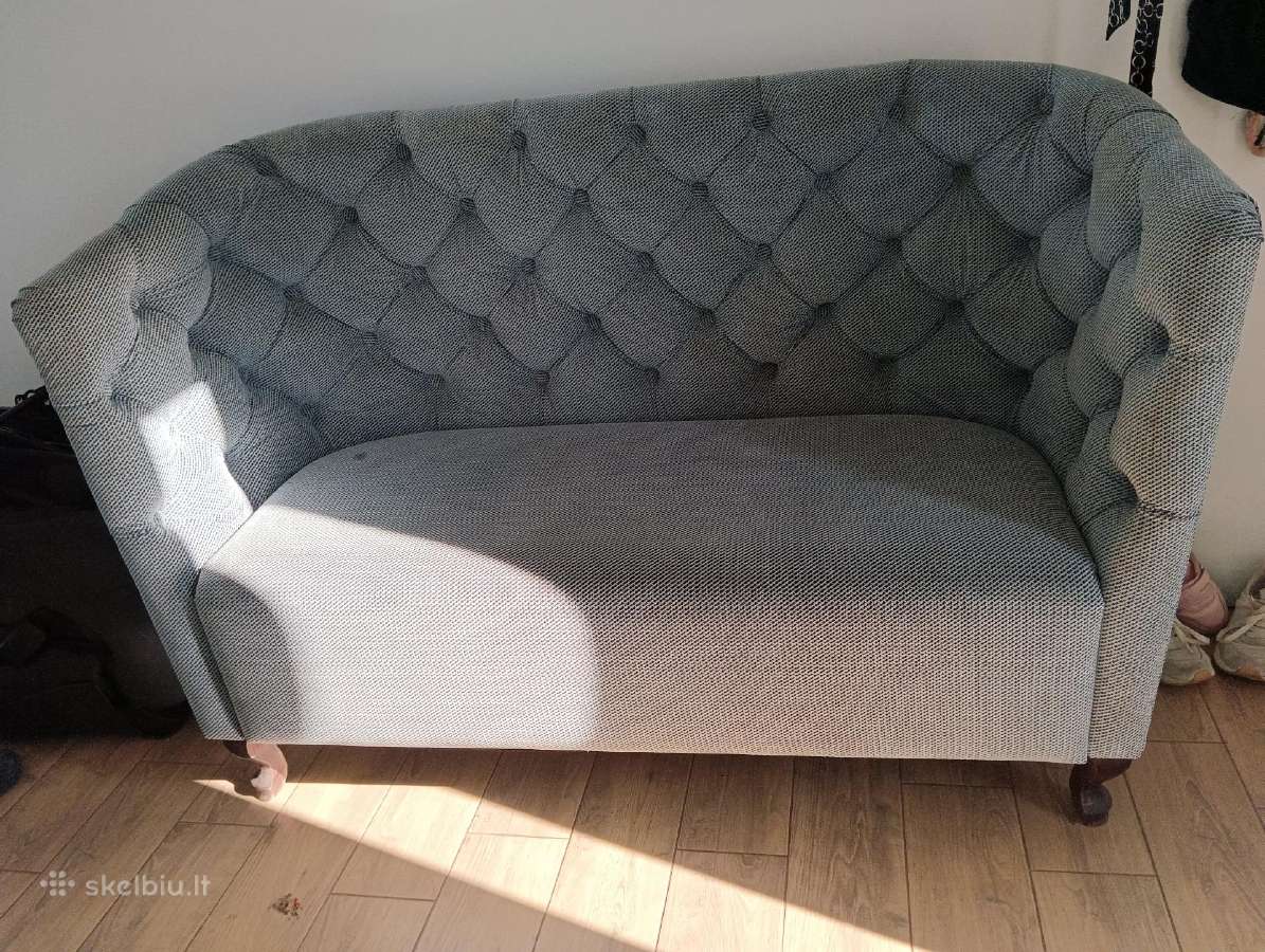Stilinga Chesterfield stiliaus mini sofa (137 cm)