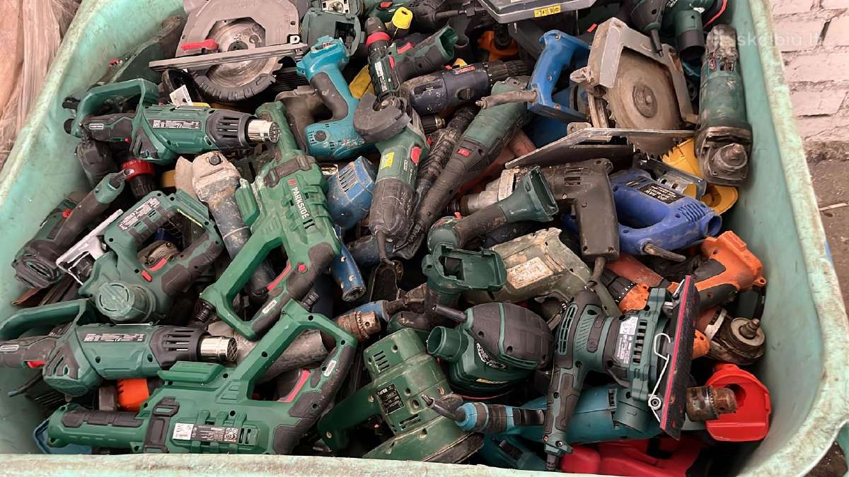 Brangiausiai perkame elektronikos laužą