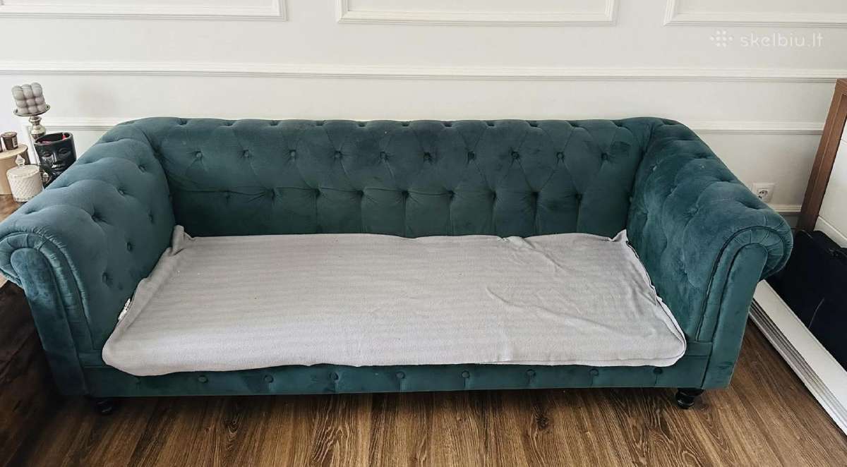 Žalia sofa