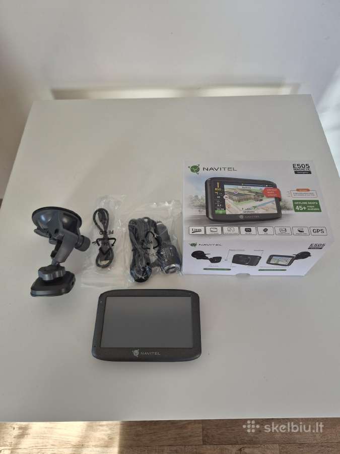 GPS navigacija Navitel E505 Magnetic