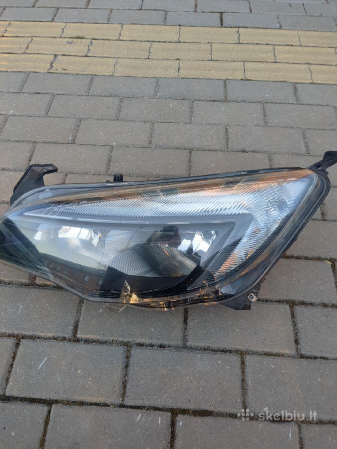 Opel Astra priekines lempos
