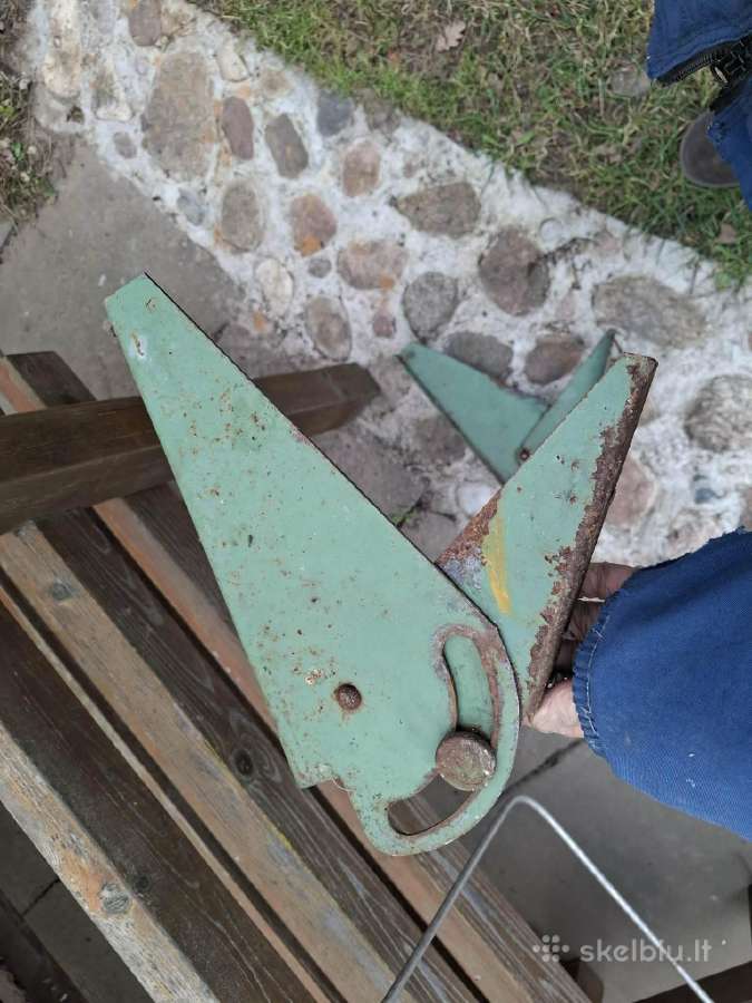 Atlenkiamas metalinis kronšteinas stalui - nuotraukos Nr. 2
