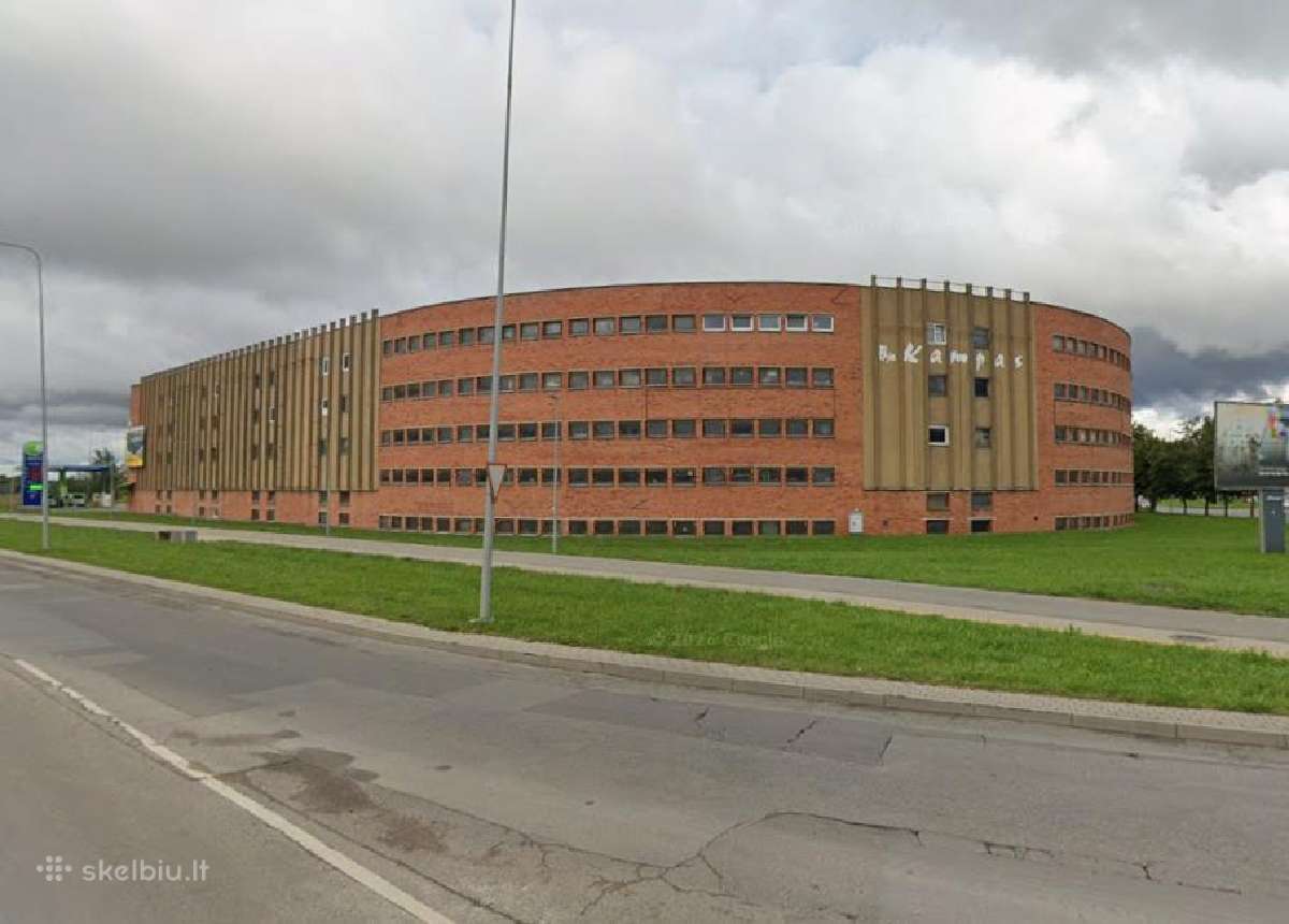 Garažas dubijos kampe