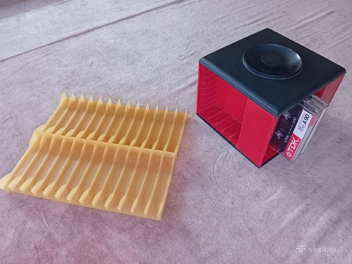 Audio kasečių dėklai (2 vnt)