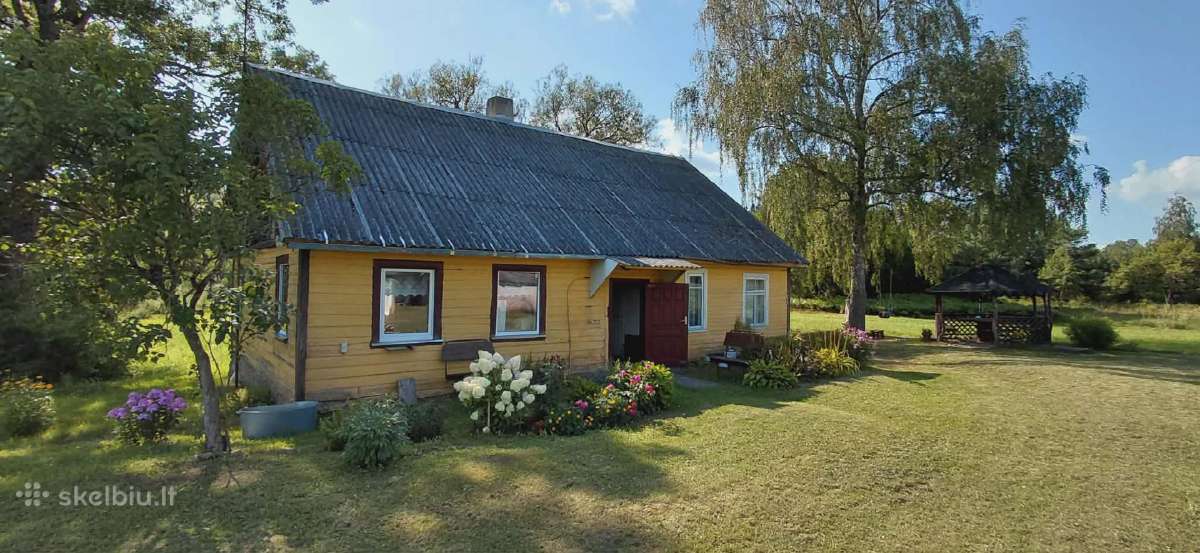 Sodyba vienkiemyje su 5,7 ha sklypu