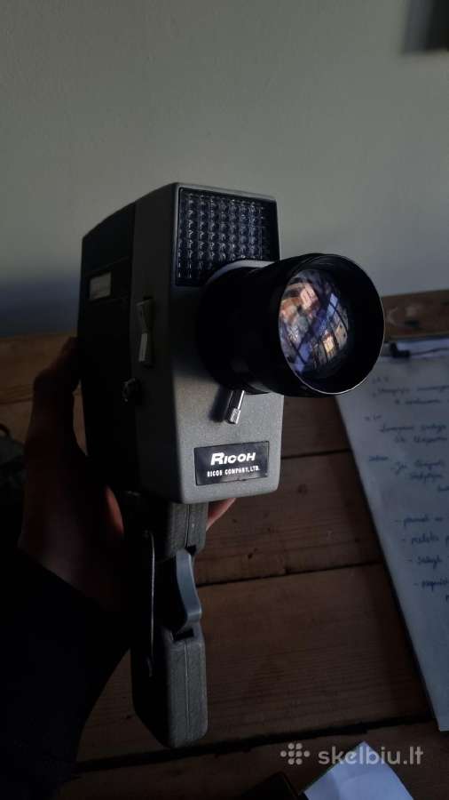 Kamera ricoh su objektyvu