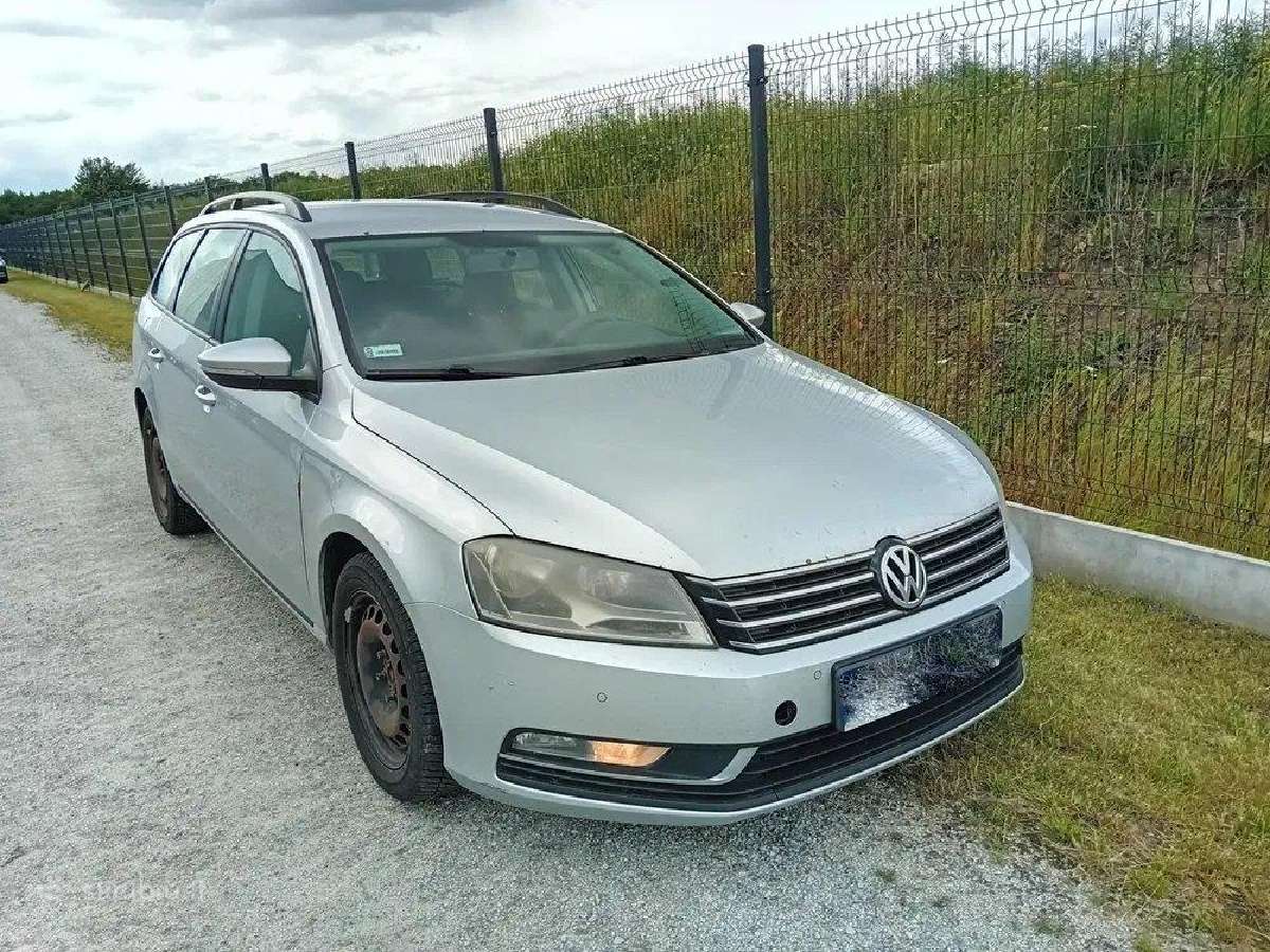 Volkswagen Passat B7 dalimis 2.0 103kw Cffb dalys