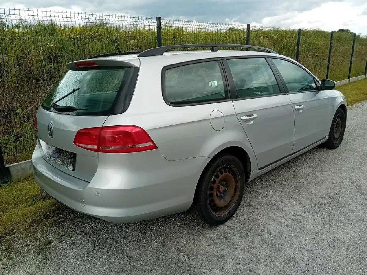 Volkswagen Passat B7 dalimis 2.0 103kw Cffb dalys - nuotraukos Nr. 5