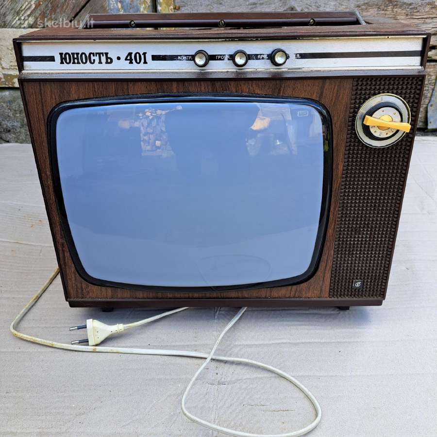 Senoviniai radijo, televizorius, magnetofonai