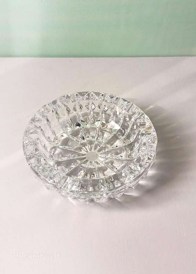 Sunki krištolinė peleninė, 14cm skersmuo. - nuotraukos Nr. 2