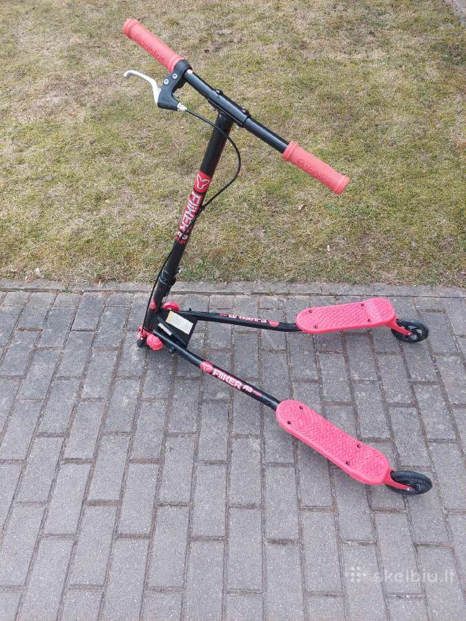 Paspirtukas trijų ratų