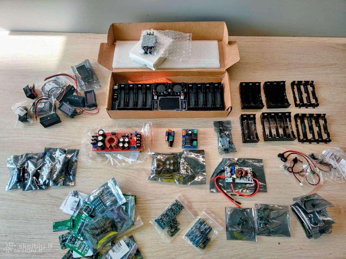 Moduliai voltmetrai konverteriai reguliatoriai Bms
