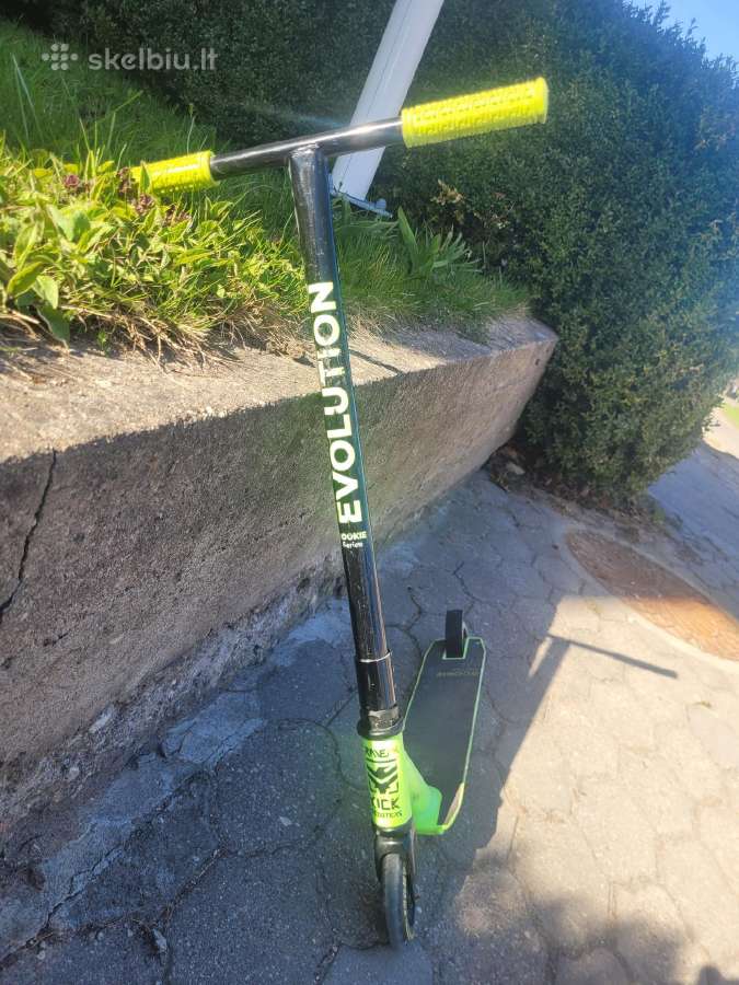 Raven Rookie scooter