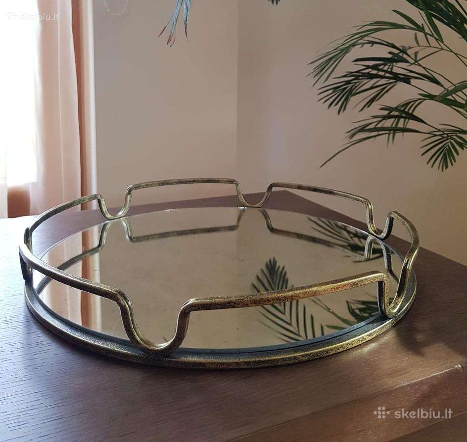 Stilingas sendinto veidrodžio ir žalvario padeklas