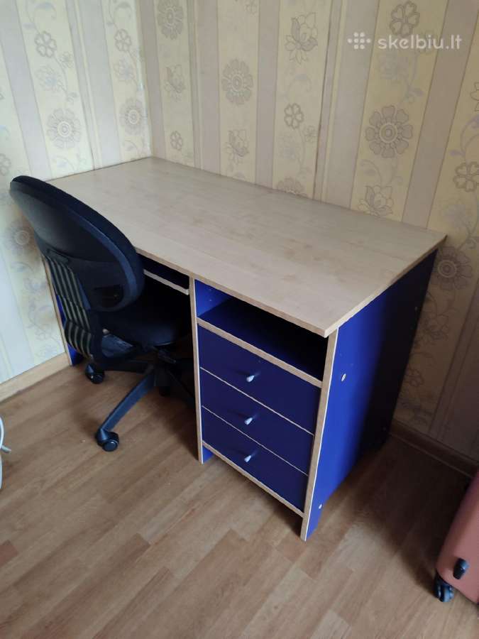 Stalas be kėdės