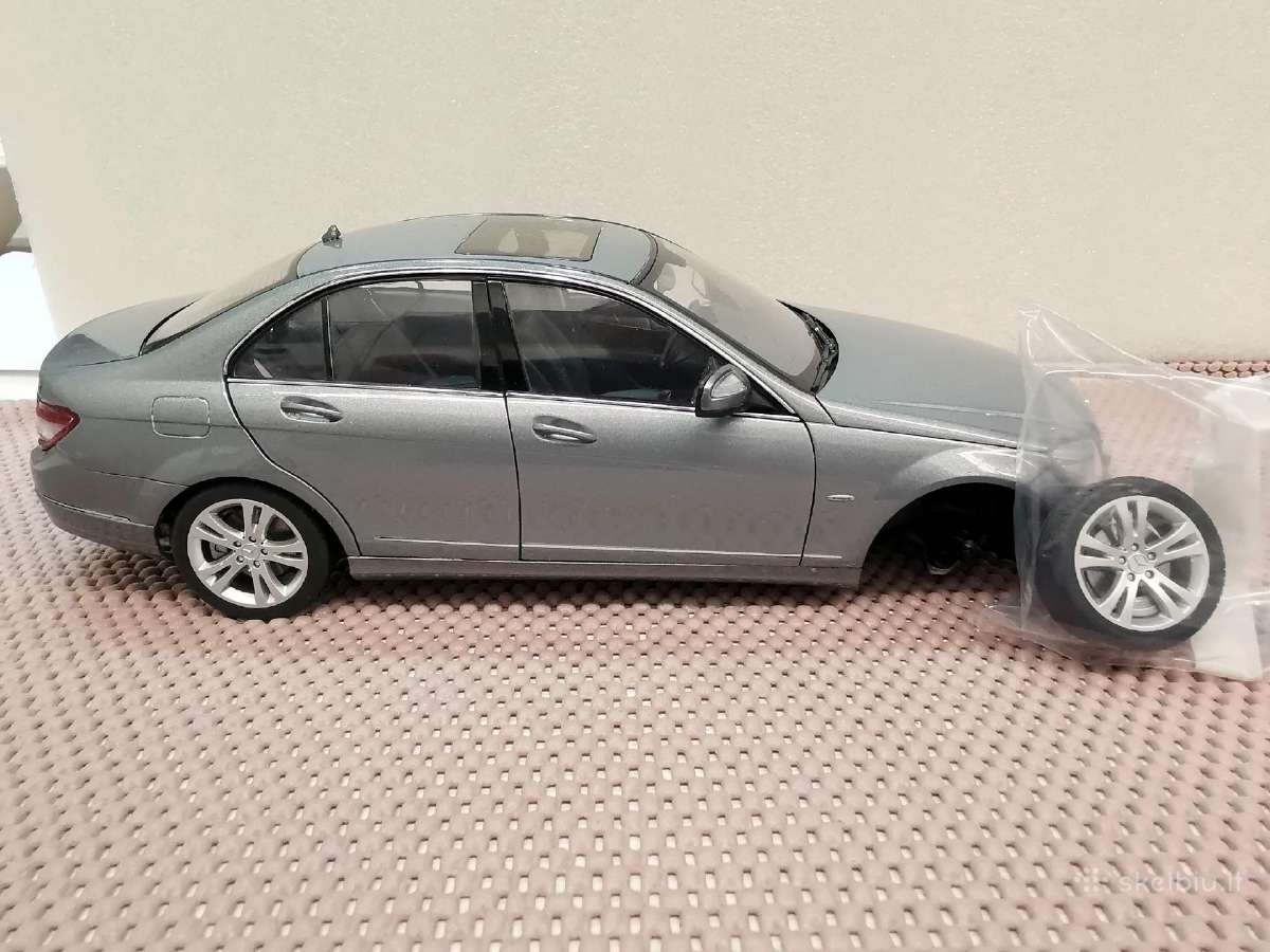 1:18 Mercedes (sedanai, universalai) Modeliai - nuotraukos Nr. 26