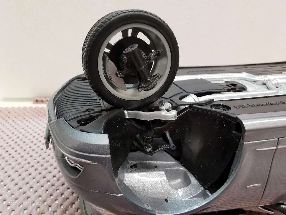 1:18 Mercedes (sedanai, universalai) Modeliai - nuotraukos Nr. 29