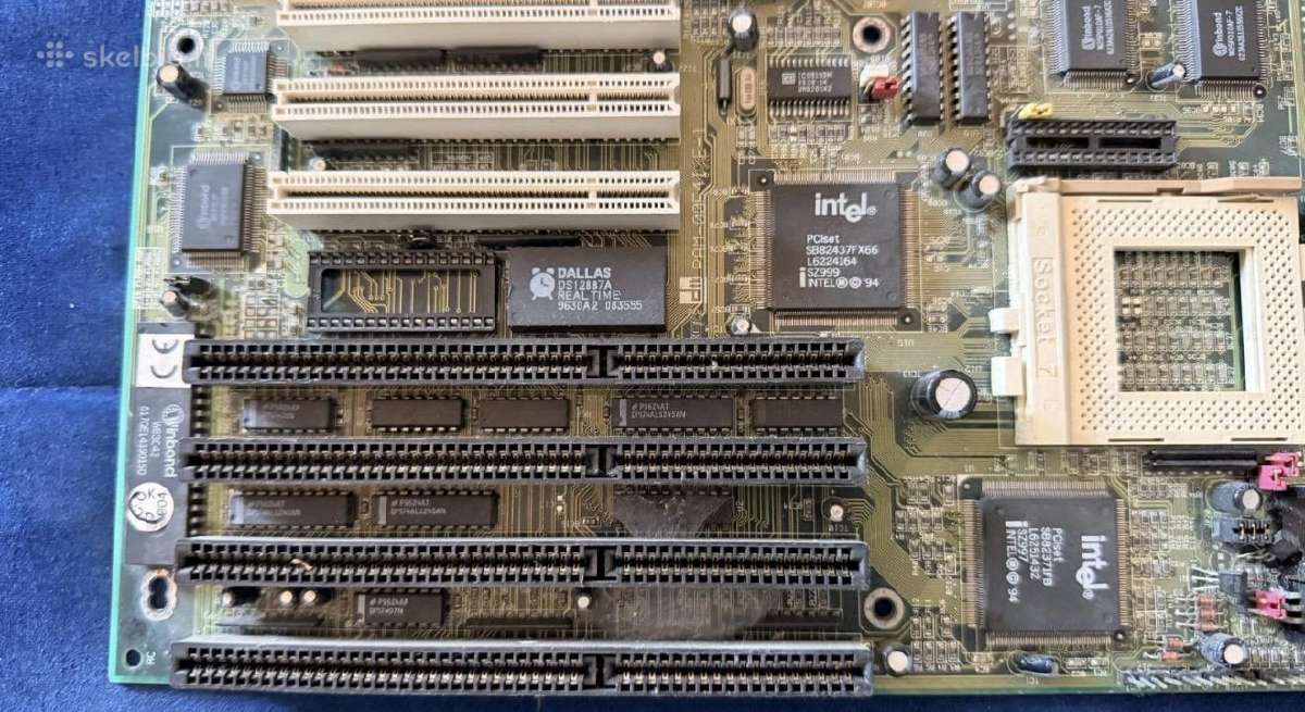 Vintage Socket 7 motininė plokštė su Intel Pentium - nuotraukos Nr. 2