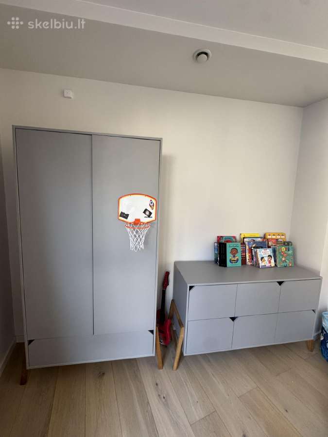 Vaiku kambario spinta ir komoda