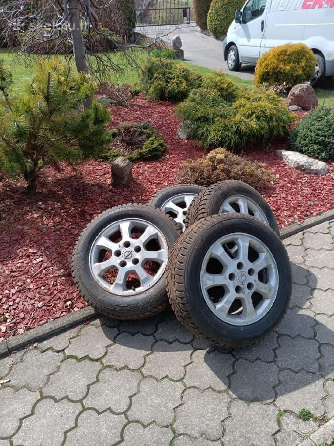 Parduodami Opel ratai su naujom padangom R15