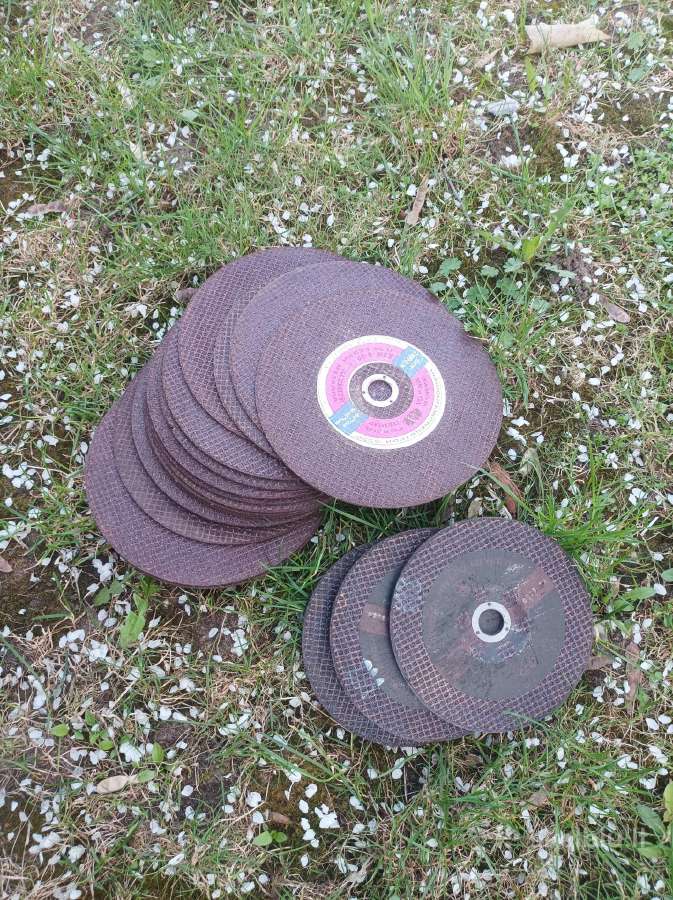 Diskai. Metalui. 21vnt. po 1.5€.