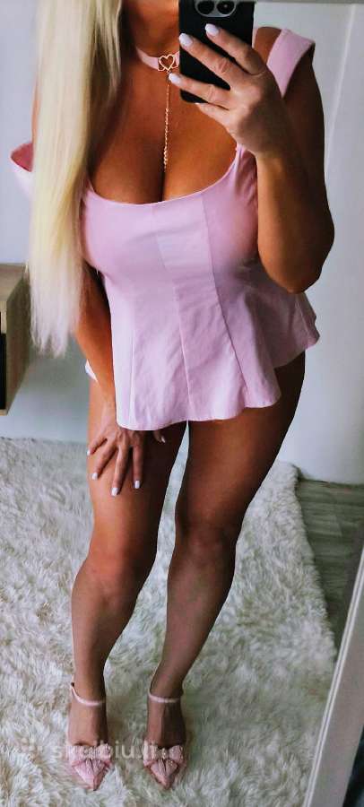 Hot Blonde Centre Vilnius!