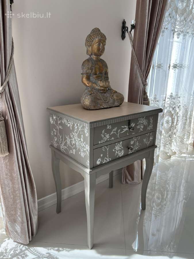 Elegantiška restauruota spintelė - nuotraukos Nr. 2