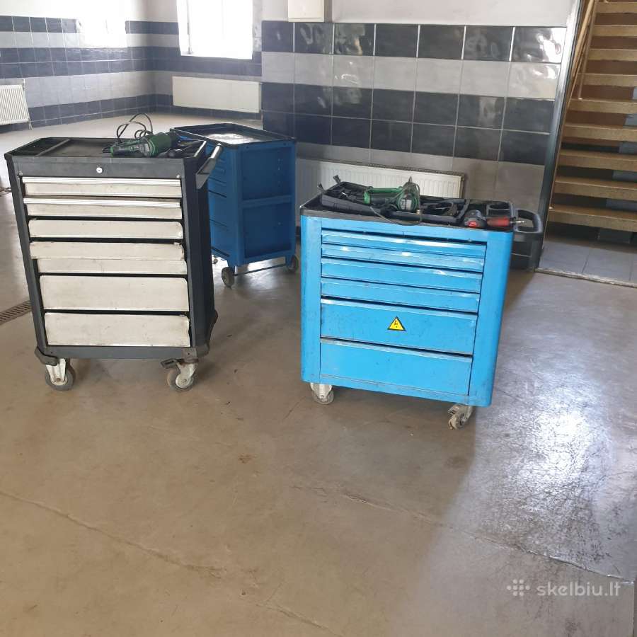 Pigiai išparduodu įrankius ir įrangą
