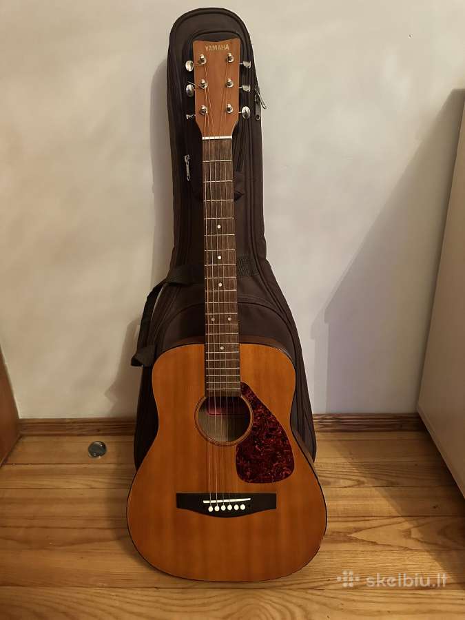 Yamaha Fg-junior Jr1 (su gitaros dėklu)