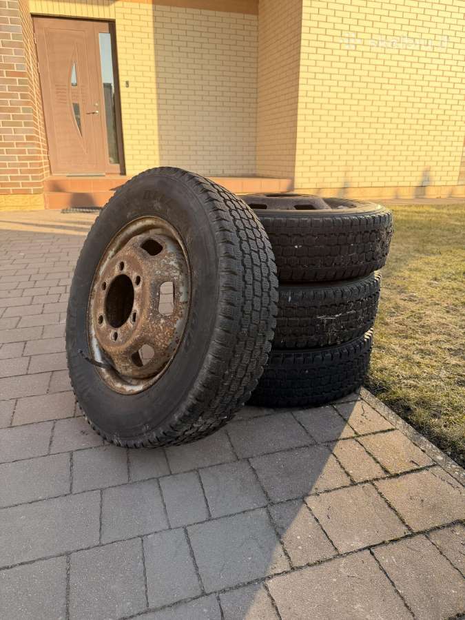 Bridgestone Blizzak W800 195/75 R16