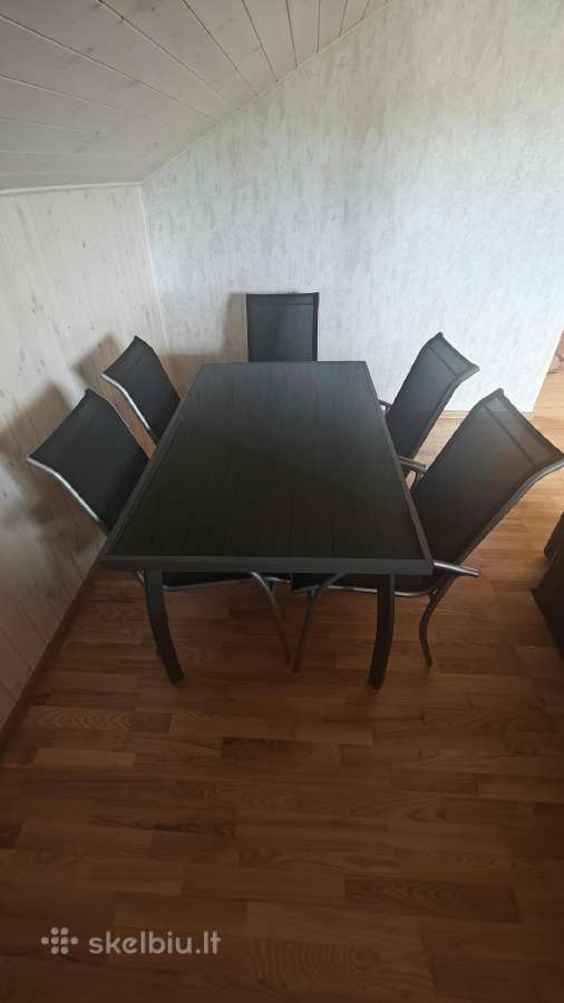 Lauko stalas su kėdėmis