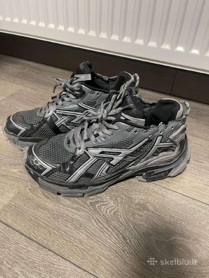 Balenciaga Runner