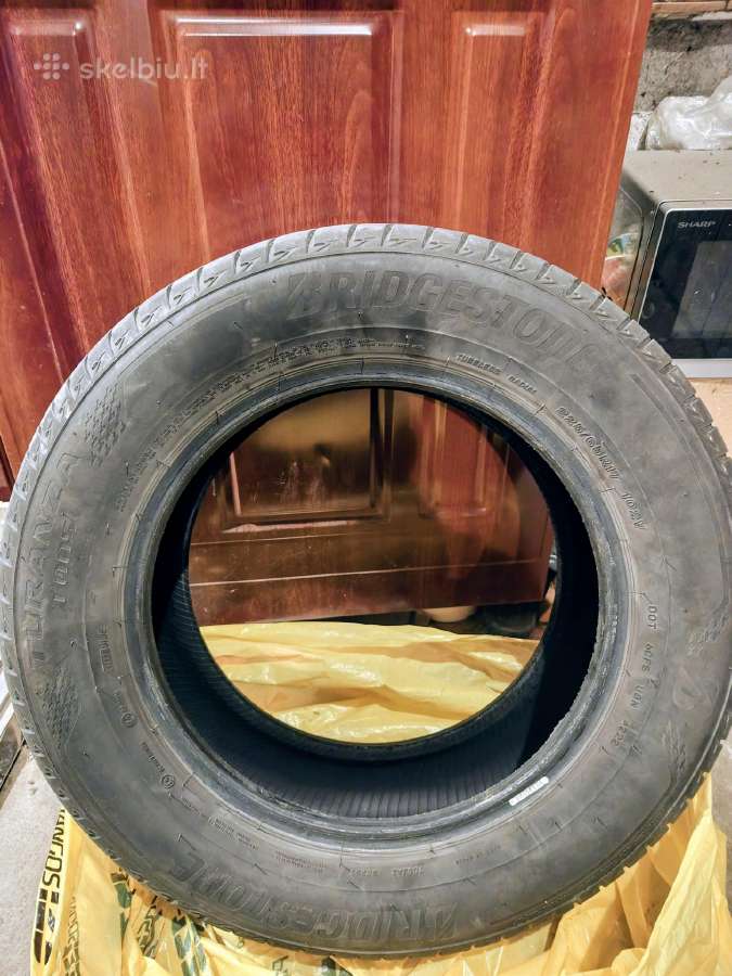 Bridgestone 225 65 R17