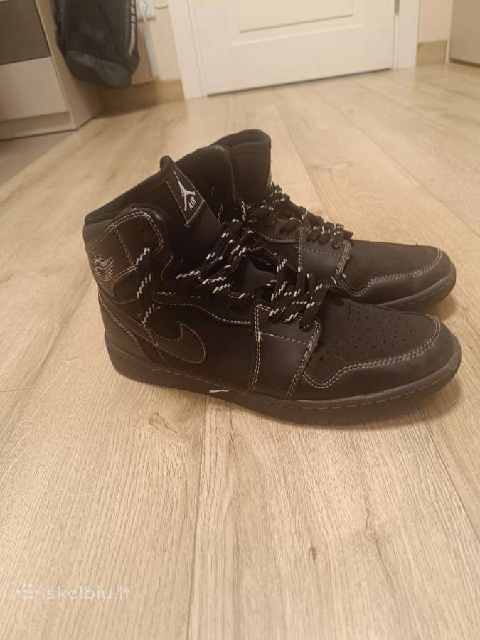 Nike Air Jordan 1