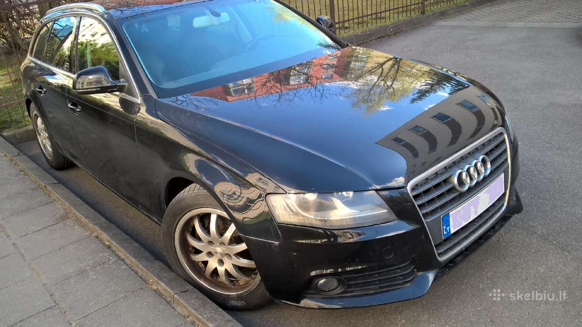 Audi A4 su gera komplektacija.