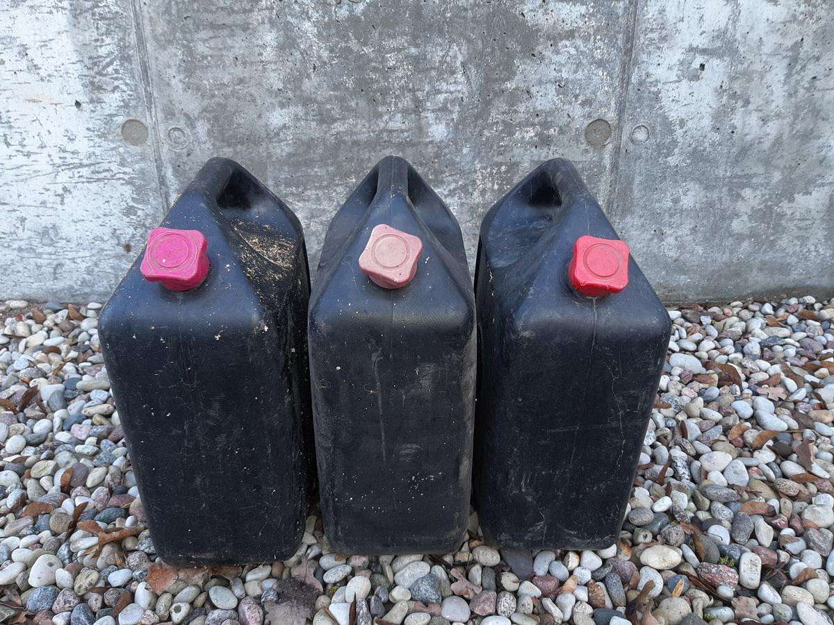 Tvirti vandens bakeliai 3 vnt - nuotraukos Nr. 2
