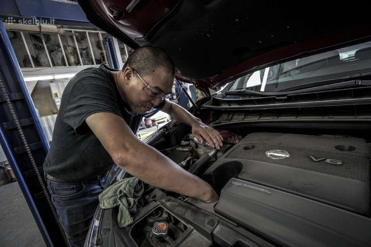Ieškomas automechanikas - šaltkalvis