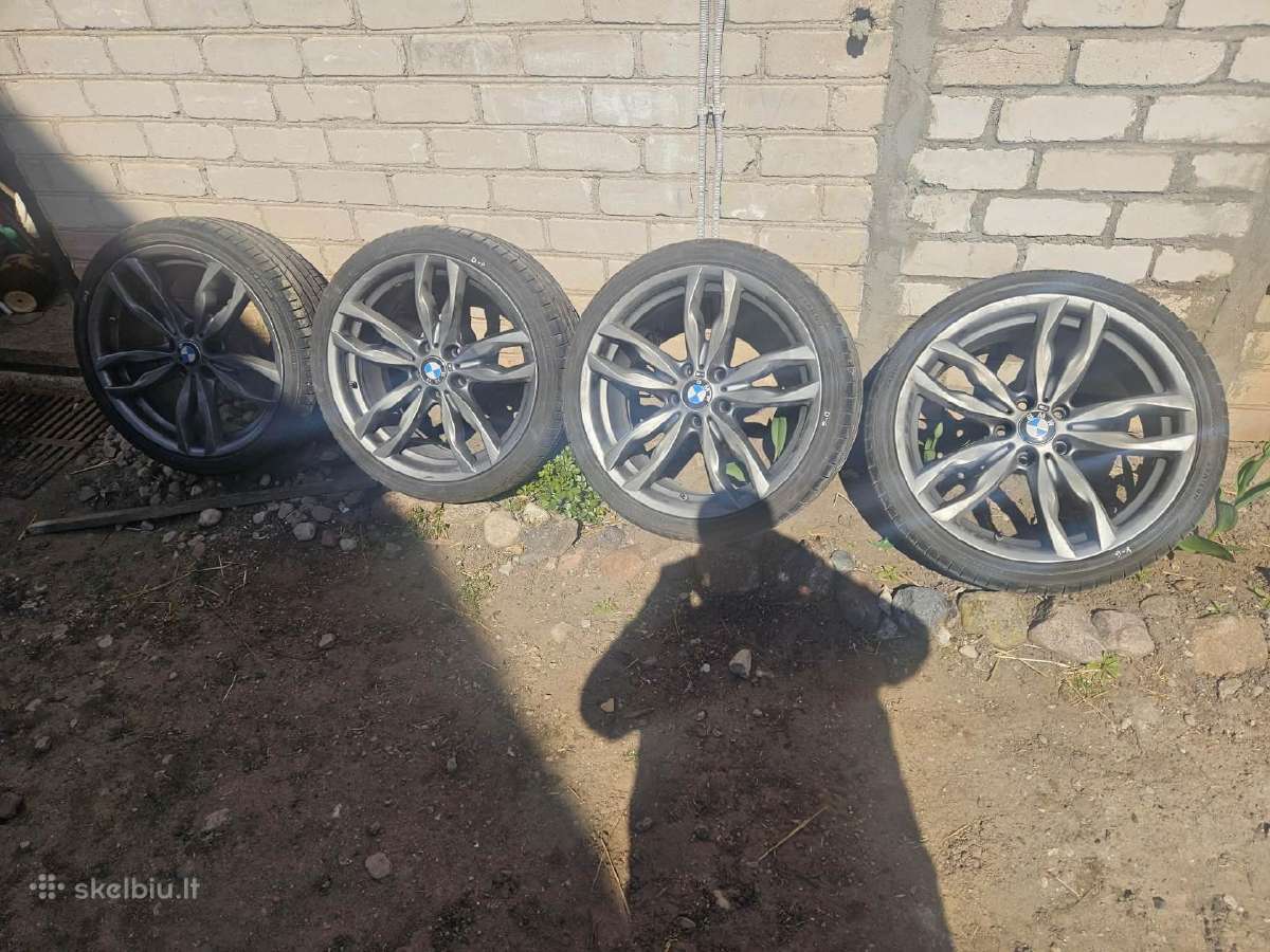 Bmw ratai su padangomis R20