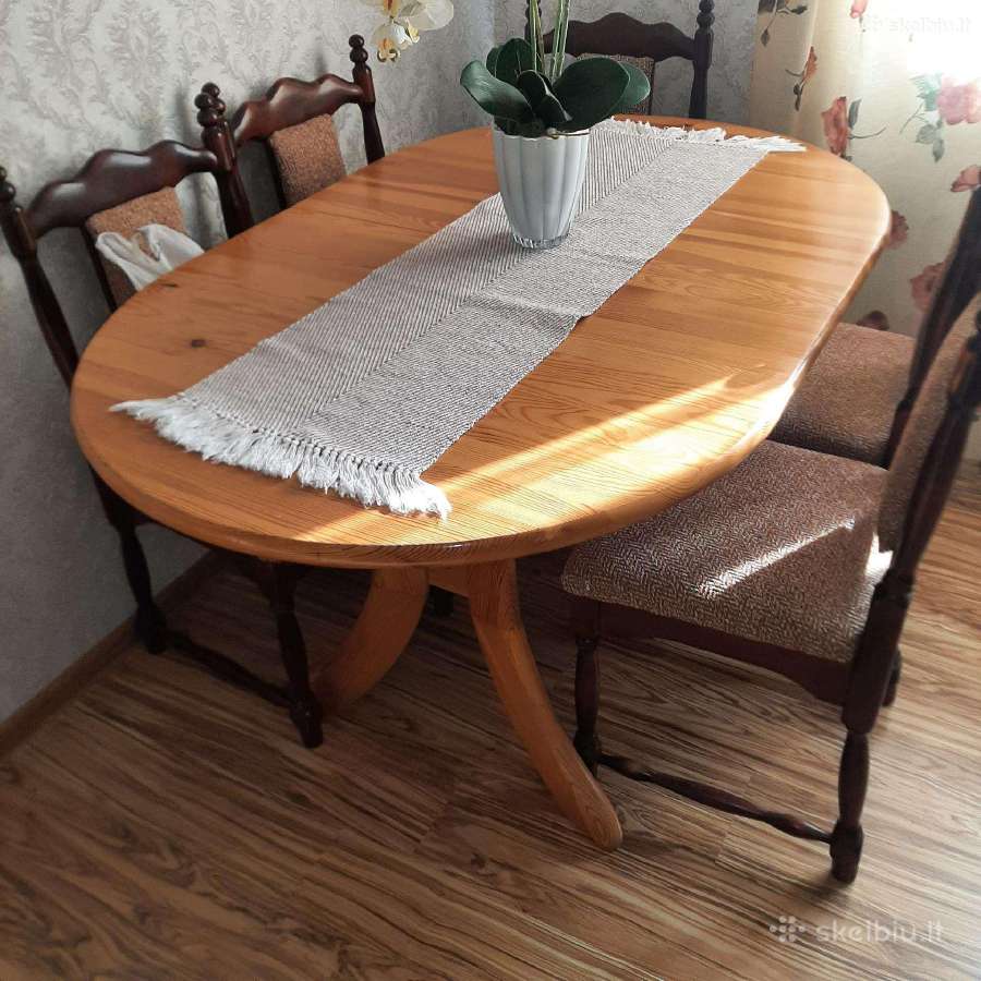 Parduodu pušies medžio stala su kėdėm