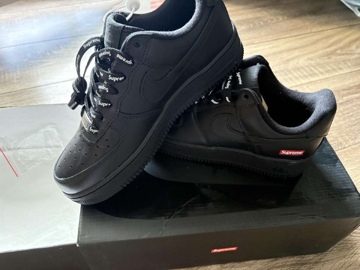 Nike Air Force Supreme
