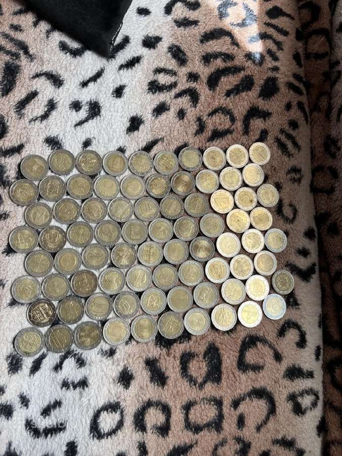 2€