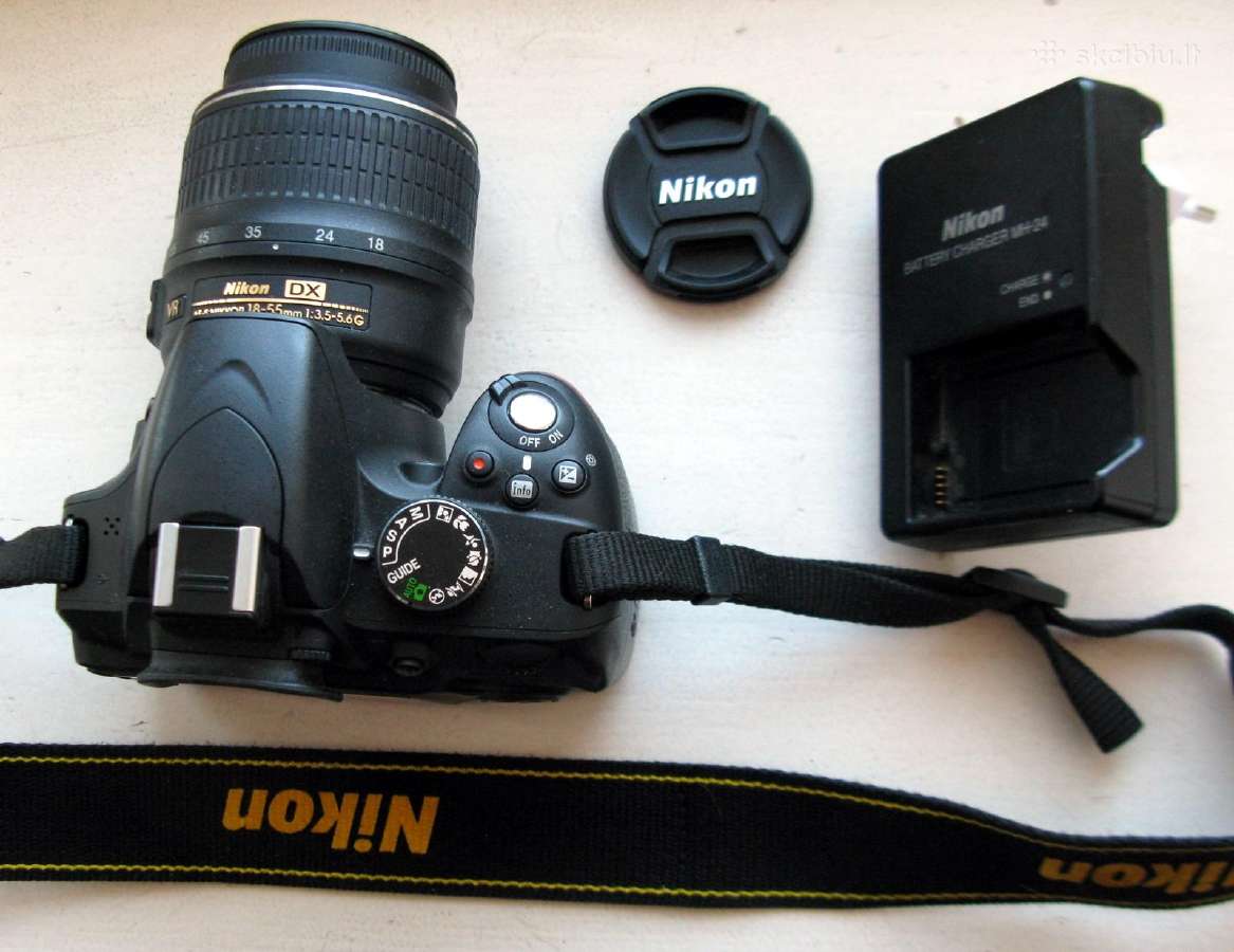 Nikon D3200 su objektyvu Nikon Af-s 18-55mm Vr II