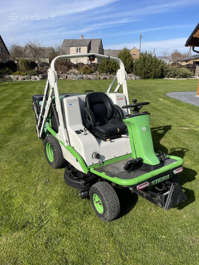 Sodo traktorius Etesia Hydro 124d