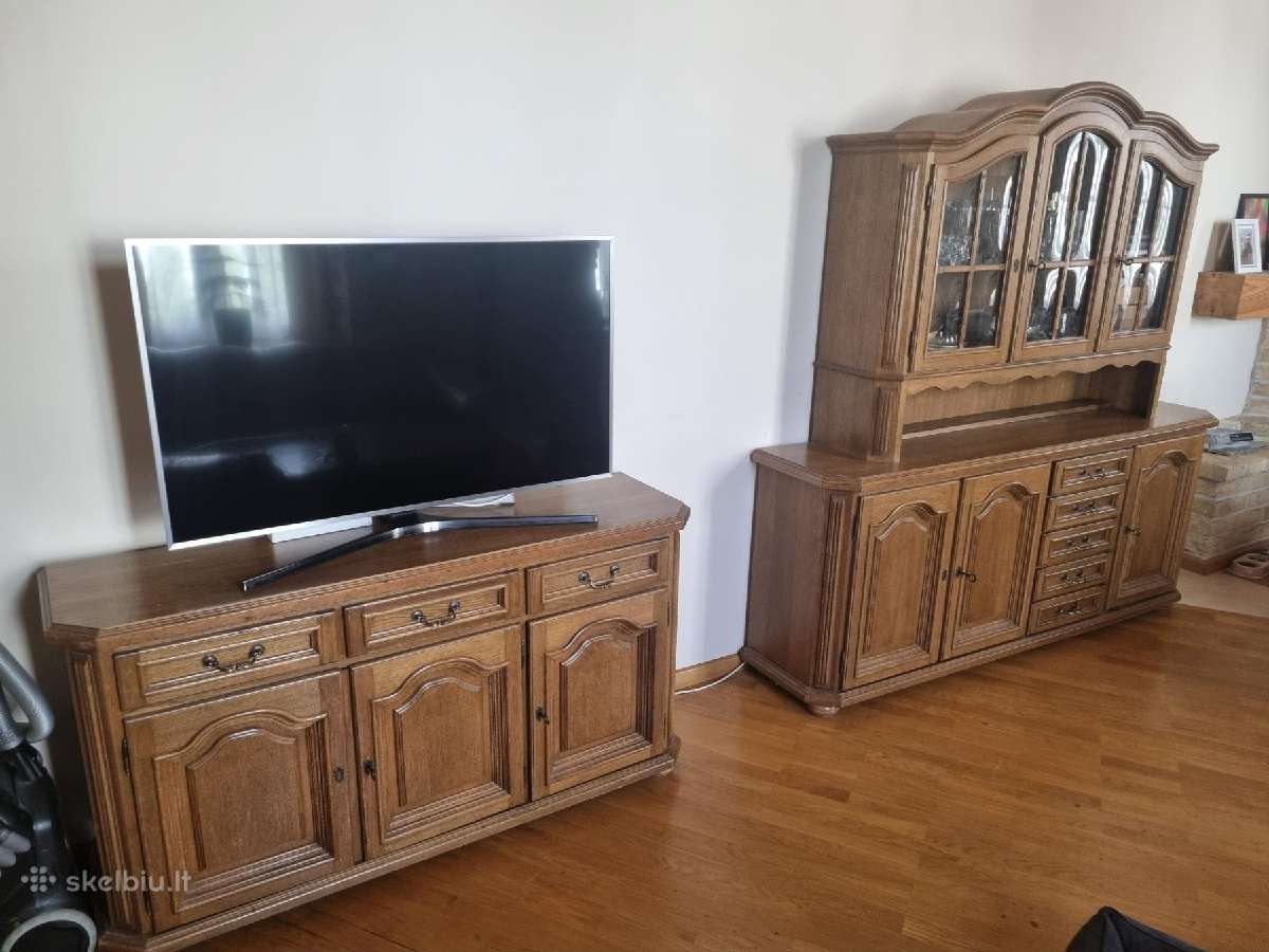 Indauja TV komoda staliukas stalas 2 kedes
