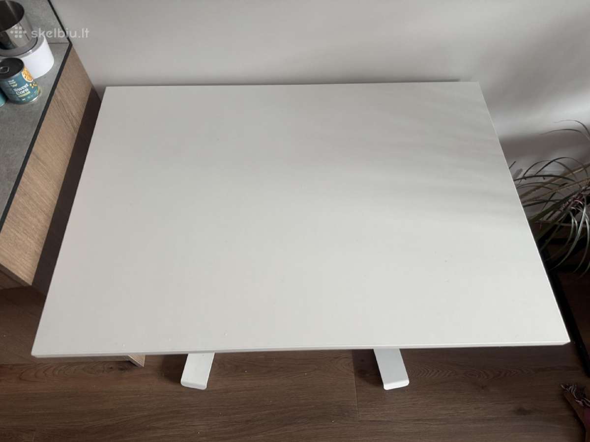 Rašomas stalas