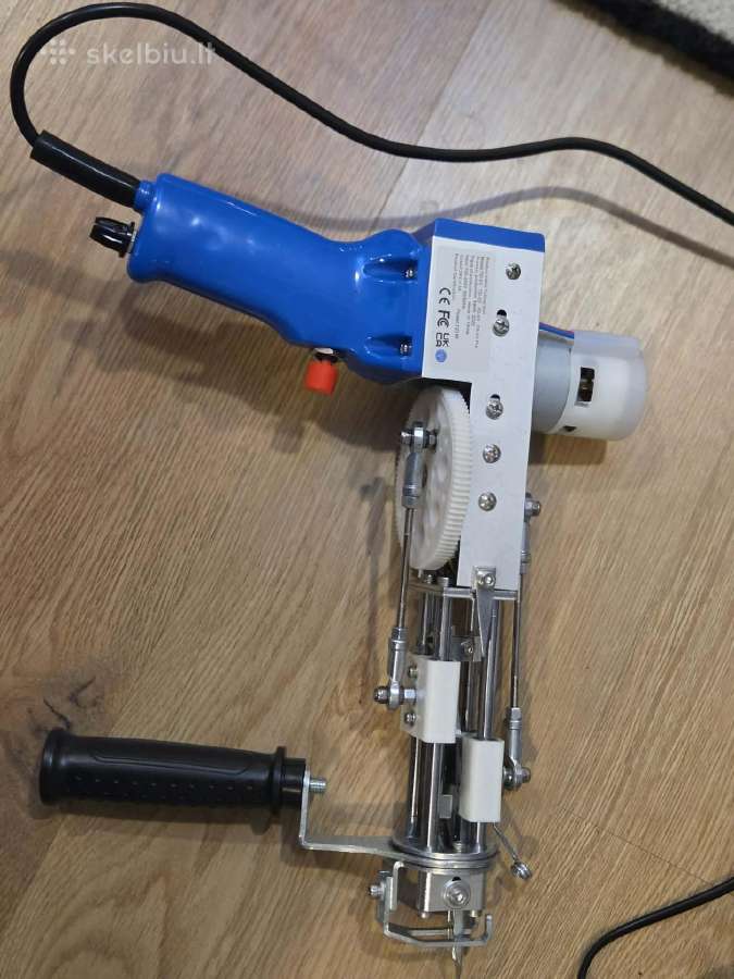 Kilimu siuvimo masina ginklas / Tufting gun