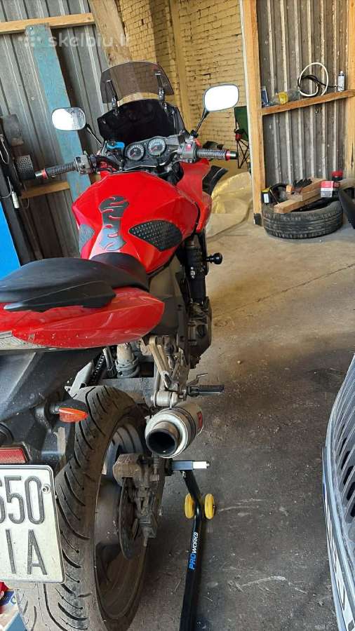 Universalus motociklo pakelėjas