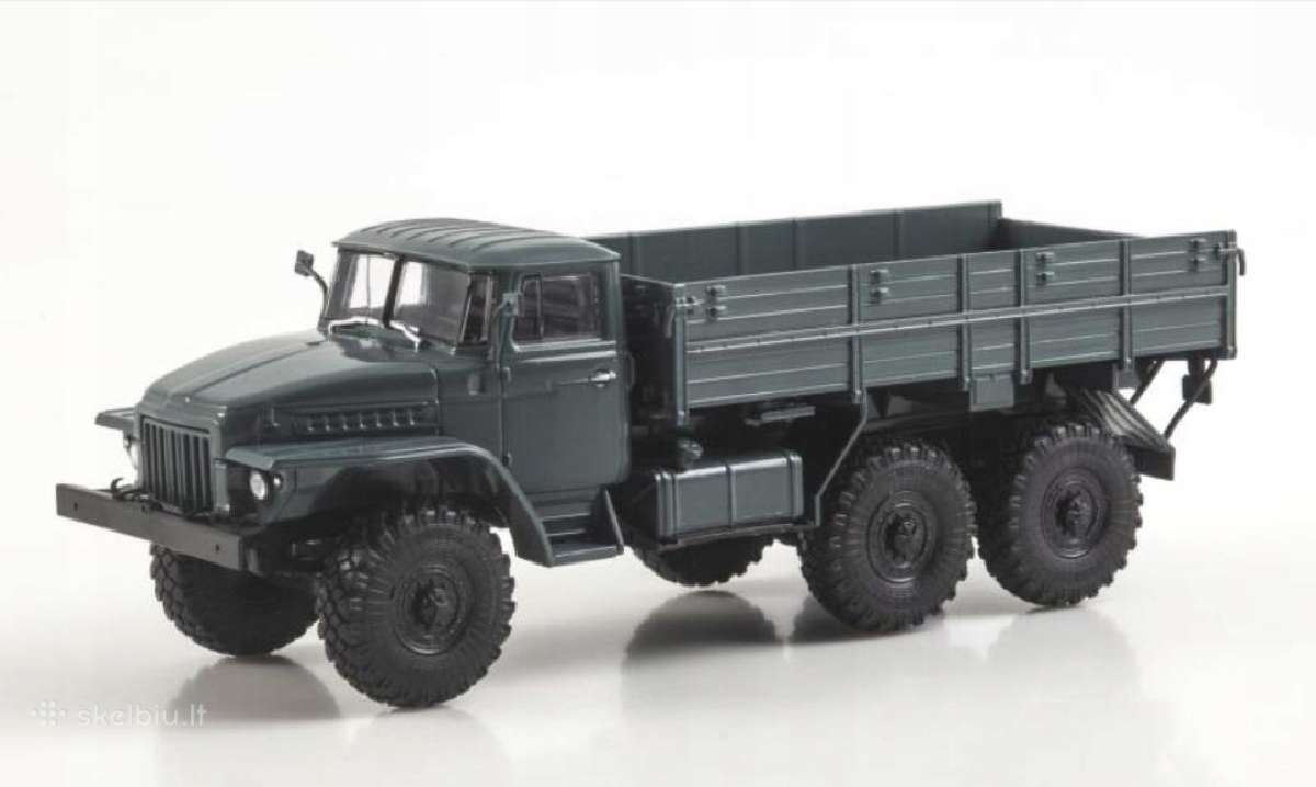 Ural 377