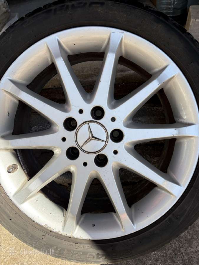 215/45zr17 ratai su Taurus padangomis.